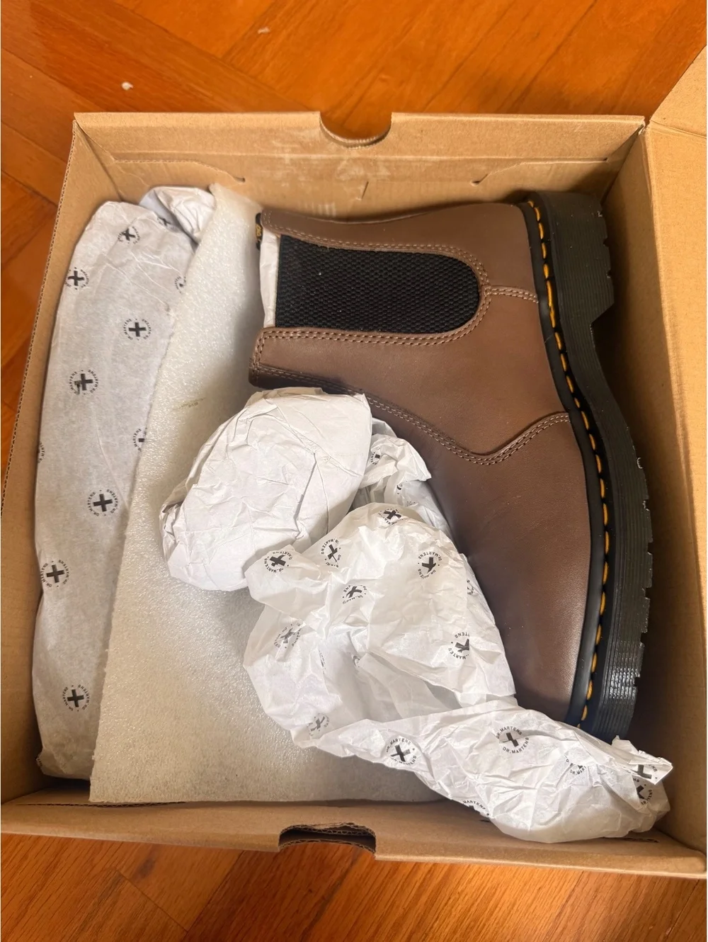 Dr. Martens Artimus Chelsea Boots Dark Khaki Women’s US 9 New in Box